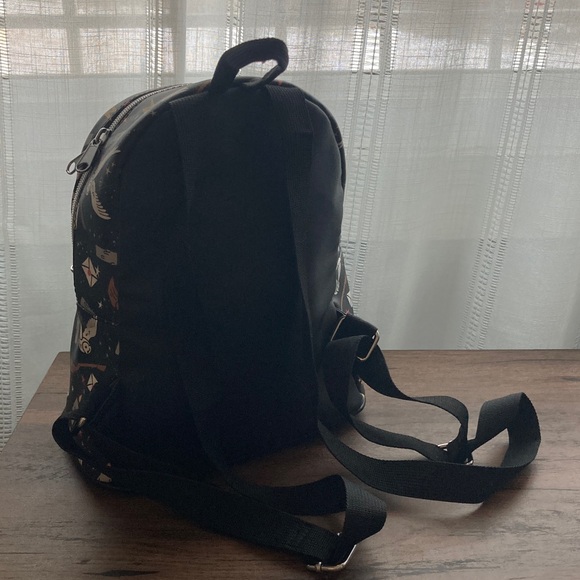 Funko Harry Potter Hogwarts Mini BackPack - Picture 4 of 10